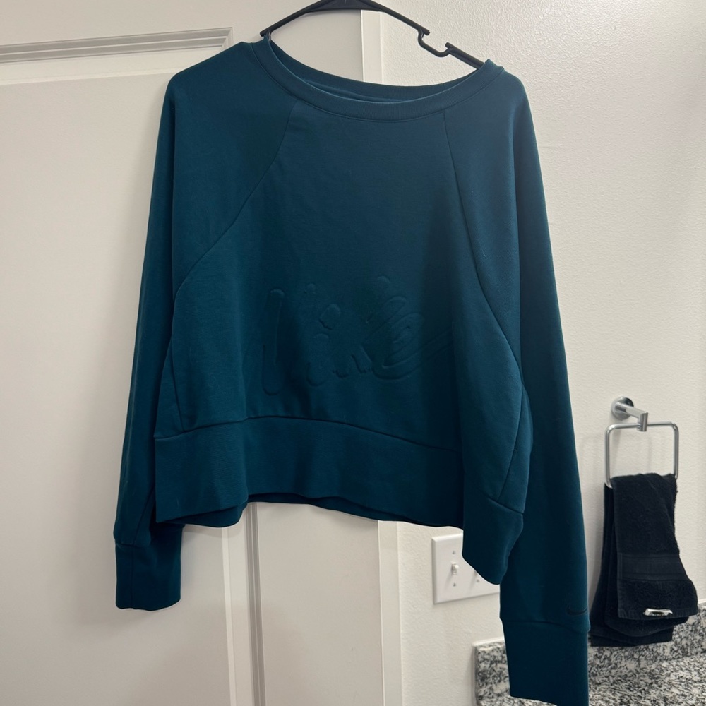 Women’s Nike embossed cropped sweater